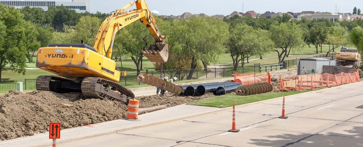 excavator lifting equipment for Rochelle Blvd project